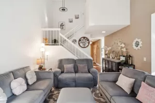 Photo #5: ML82014880 Listing 