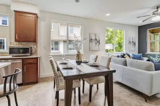 Photo #4: ML82015284 Listing 