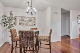 Photo #2: ML82015314 Listing