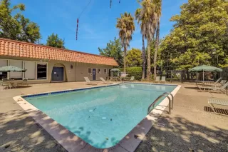 Photo #4: ML82015345 Listing