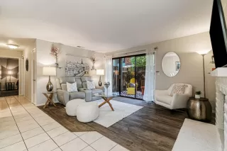 Photo #4: ML82015356 Listing 