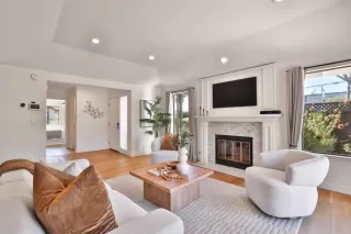 Photo #4: ML82015435 Listing