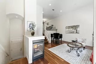 Photo #6: ML82015561 Listing