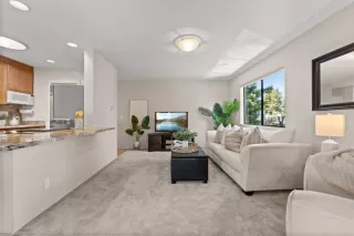 Photo #4: ML82015615 Listing 