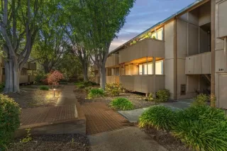 More Details about MLS # ML82015862 : 2466 W BAYSHORE RD 5