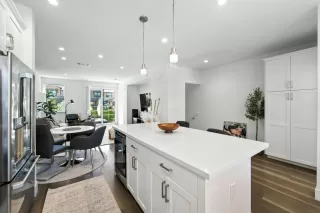 Photo #5: ML82016251 Listing