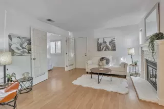 Photo #4: ML82016256 Listing