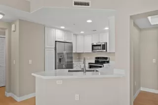 Photo #4: ML82016420 Listing