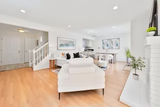 Photo #3: ML82016509 Listing 