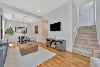 Photo #4: ML82016625 Listing