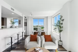 Photo #4: ML82016660 Listing