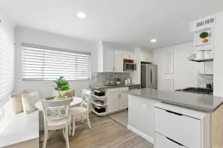 Photo #4: ML82016685 Listing 