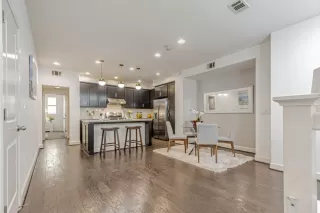 Photo #5: ML82016809 Listing