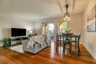 Photo #5: ML82016821 Listing