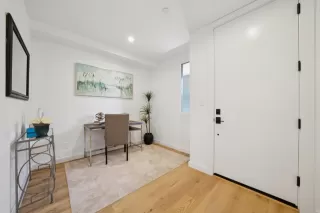 Photo #4: ML82017077 Listing 