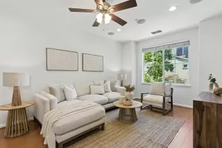 More Details about MLS # ML82017117 : 211 PEPPERMINT TREE TER 1