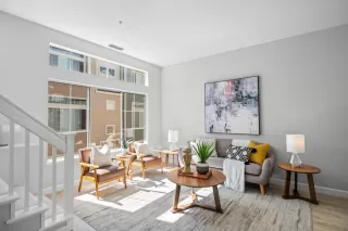 Photo #4: ML82017137 Listing 