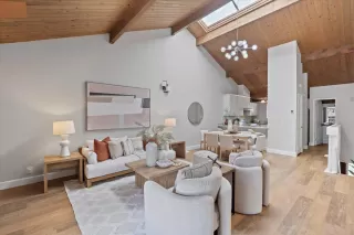 Photo #5: ML82017313 Listing 