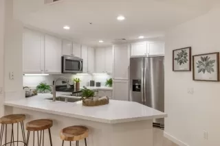 Photo #5: ML82017358 Listing