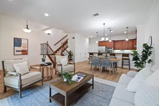 Photo #2: ML82017692 Listing