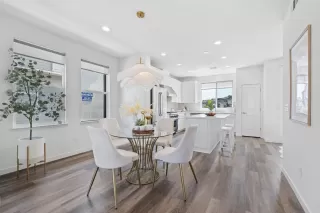 Photo #4: ML82017958 Listing 