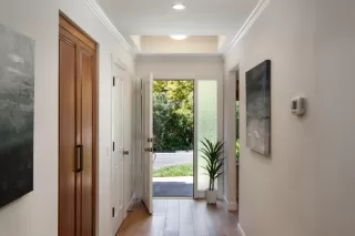 Photo #3: ML82018013 Listing 