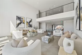 Photo #2: ML82018035 Listing