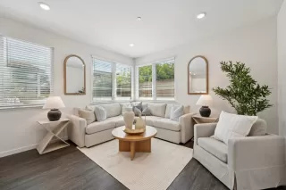 Photo #5: ML82018035 Listing