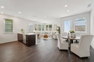 Photo #6: ML82018035 Listing