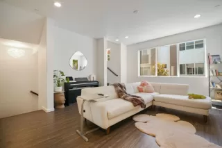 More Details about MLS # ML82018060 : 323 FLINDER PL