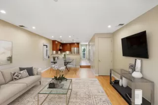 Photo #4: ML82018151 Listing 