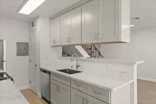 Photo #4: ML82018233 Listing 