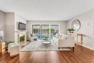 Photo #6: ML82018326 Listing 