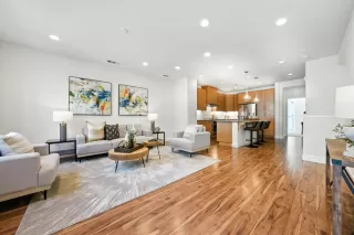 Photo #4: ML82018599 Listing