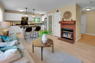 Photo #5: ML82018708 Listing 