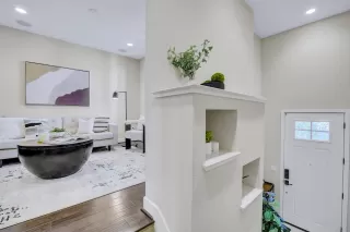 Photo #5: ML82018797 Listing 