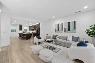 Photo #4: ML82018916 Listing 