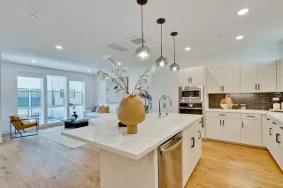 Photo #2: ML82018981 Listing