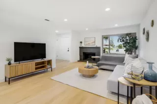 Photo #4: ML82018985 Listing 