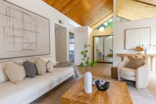 Photo #4: ML82019001 Listing