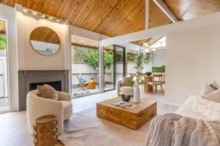 Photo #5: ML82019001 Listing