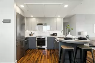 Photo #6: ML82019011 Listing 