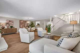 Photo #5: ML82019021 Listing 