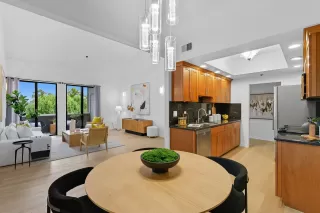 Photo #3: ML82019032 Listing 