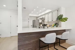 Photo #6: ML82019038 Listing 