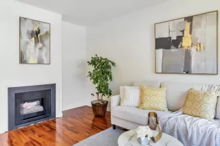 Photo #4: ML82019087 Listing 