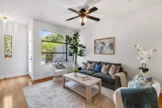 Photo #3: ML82019528 Listing 