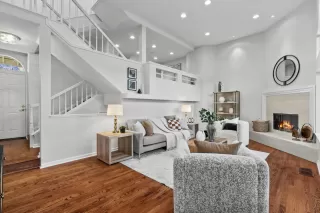 Photo #2: ML82019649 Listing 