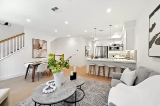 Photo #5: ML82019803 Listing 