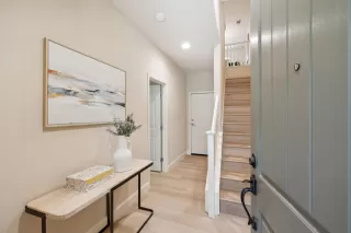 Photo #5: ML82019810 Listing 